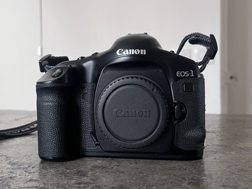 Boitier canon eos - boitier, 1v