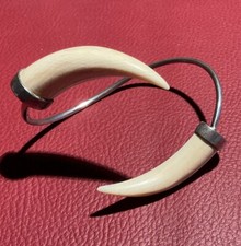 [64] Ancien Bracelet  Vintage Dent Corne Résine Métal Argenté Bijou Tribal.