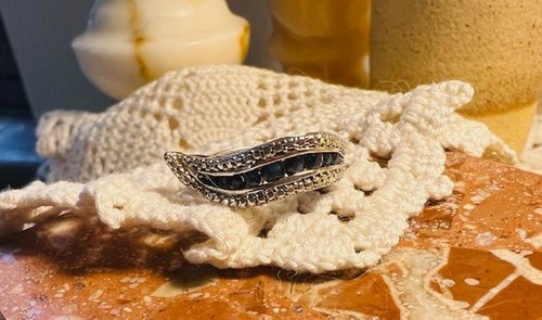 Bague ancienne sertie - , pierre