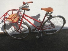 vélo ancien en acier femme