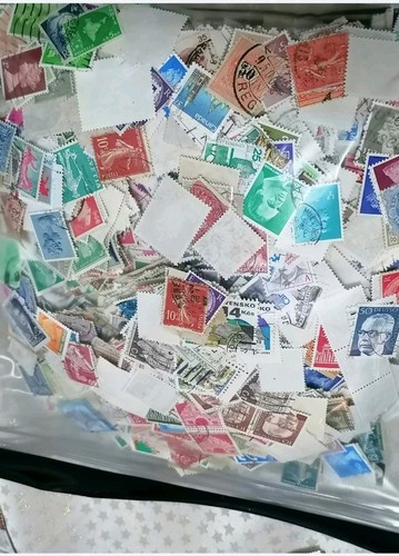 Lot environ 80000 - , timbres