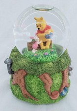 Boîte à musique Disney Winnie l'ourson Snow Globe