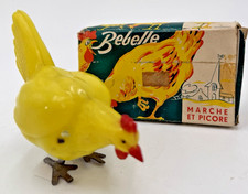 Poule animée mécanique en