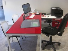 LOT DE MEUBLES ET MOBILIERS DE RANGEMENTS BUREAUX FAUTEUILLES ET CHAISES 