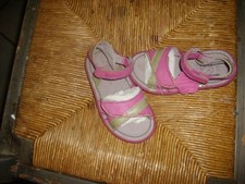 NEUVES 24 KICKERS  sandales val 79 euros chaussures  fille reglebles largeur