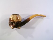 Pipe en écume de mer ambre Baltique sculptée à l’effigie d’une tête de mort