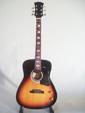 Guitare miniature acoustique Gibson sunburst John Lennon Beatles