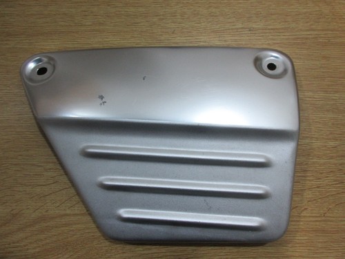 Cache latéral droit yamaha - latéral,