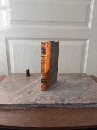 Livre ancien relié cuir - livre,