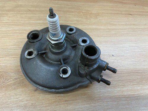 Une culasse moteur - culasse, minarelli
