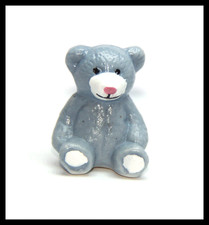 FÈVE RÉCENTE D'UN OURS SYMPATHIQUE "DOUDOU OU PELUCHE" ANNÉE 2025, BRILLANTE. P