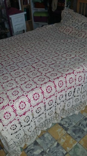 Couvre lit tout crochet - couvre, en