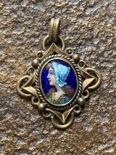 Médaillon pendentif émaux