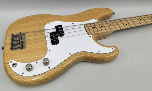 Guitare basse électrique