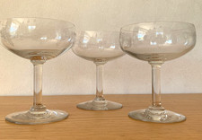 3 coupes à champagne