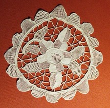 NAPPERON ancien DENTELLE BRODERIE CROCHET & AIGUILLE  ROSES ART DECO -  Ø: 17 cm