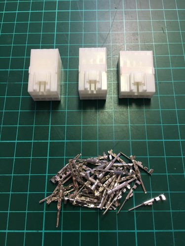 Connectors female amp - female, control
