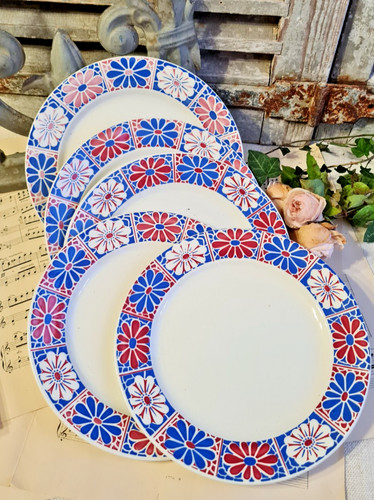 Anciennes assiettes plates - ,