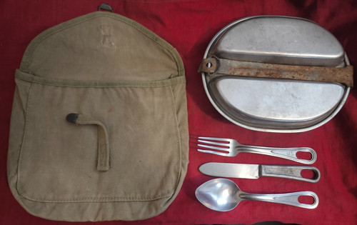 Pochette gamelle 1944 - , couteau