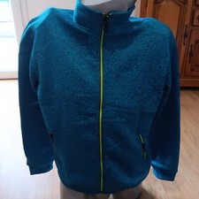 Veste bleu ciel, Neuf sans étiquettes . Matière agréable et sympathique 