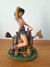 Rare Statuette Pin-Up Cow-Girl