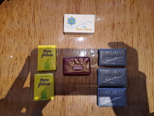 Lot savons anciens vintage - savons,