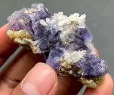 Fluorite violette fluorescente
