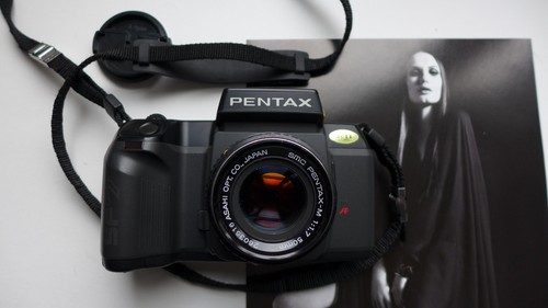 Pentax sf7 avec son objectif - avec,