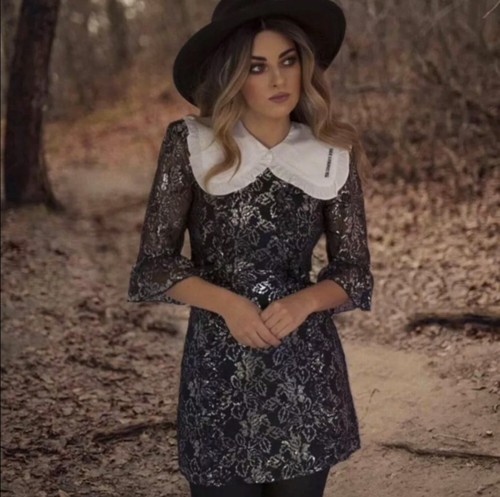 Black silver lace - &,