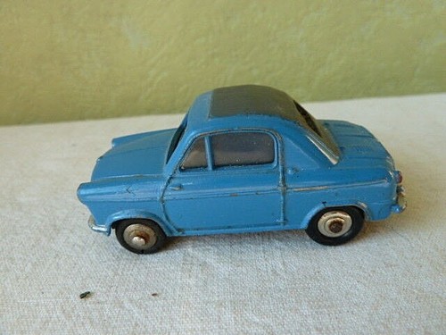 Voiture dinky toys cv - cv, vespa