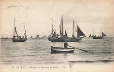 80 CAYEUX UN GROUPE DE BATEAUX DE PECHE