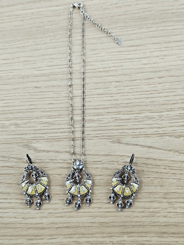 Jolie parure collier - collier, et