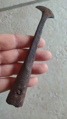 Outil ancien identifier - à,