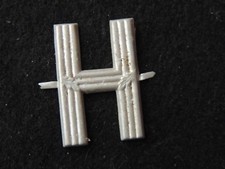 Ancienne Lettre H Aluminium lettrage industrie imprimerie initial métal pochoir