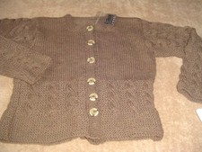  Cardigan tricoté main cablé