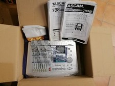 Enregistreur numérique Portastudio Tascam 788 - 8 pistes + l'alimentation. 