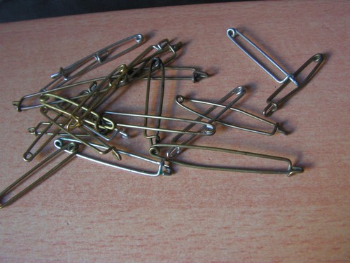 Lot epingles pour insignes - lot,