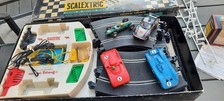 SCALEXTRIC circuit automobile routier electrique  avec 3 voitures  dans sa boite