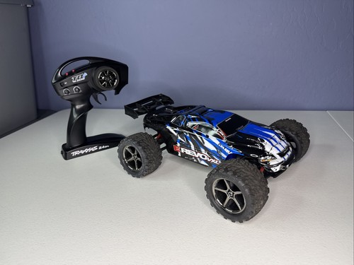 Traxxas revo vxl - traxxas, 1:16