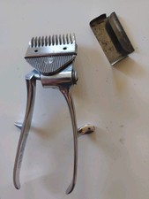 Vintage, ancienne tondeuse manuelle pour barbe et cheveux en acier chromé