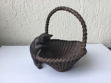 Petit panier en résine avec chat suspendu 