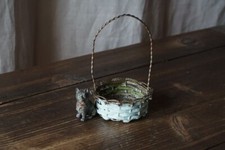 Vide poche ancien panier en métal avec chat objet de vitrine