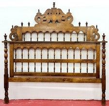 TÊTE DE LIT. BOIS DE NOYER. STYLE BAROQUE. MARQUETERIE DE BUIS. VERS 1950