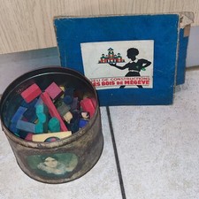 Pièces de jeu de construction (les bois de Megève)