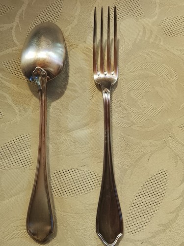 Vendre des couverts argent - des, en