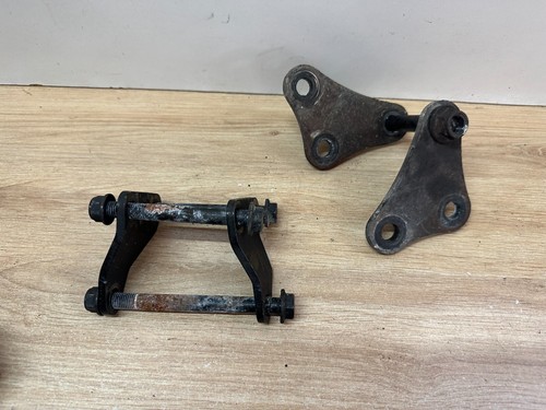 Une paire support moteur - une,