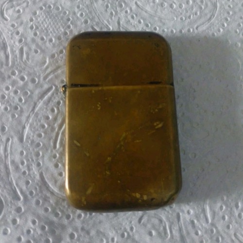 Ancienne briquet essence - briquet,