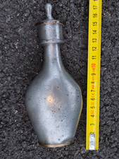 Biberon en étain et cercle