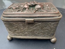 ancien coffret a bijou avec scène de chasse sur le dessus, plaqué arg. et bronze