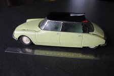 (MC2/B) CITROEN DS 19 à friction La hotte Saint Nicolas 1957